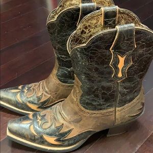 LIKE NEW Ariat Women’s boot all leather